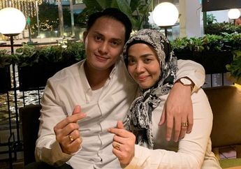 Bak Pengantin Baru, Muzdalifah Pamer Foto Romantis Bersama Fadel Islami di Pinggir Kolam Renang Villa di Bali, Netizen Langsung Dibuat Iri: 'Aw, Nggak Tahan'