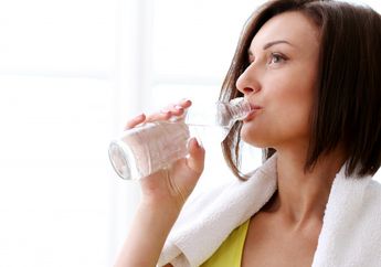 Kabar Baik untuk yang Ingin Cantik Luar Dalam, Ketahui 4 Perubahan Tak Terduga yang Dirasakan Tubuh Saat Minum Air Putih di Waktu Ini