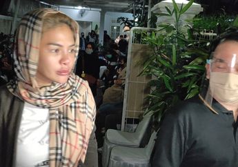 Nikita Mirzani Sebut Ivan Gunawan Terlihat Tegar di tengah Duka yang Menyelimutinya karena Kehilangan Sang Ayah