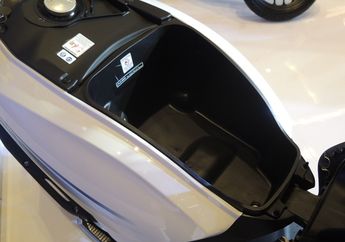Bukan Terbakar, Ternyata Honda Lebih Khawatirkan Ini saat Saat Ladies Menyimpan Hape atau Powerbank di Bagasi Skutik