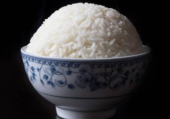 Coba Masukkan Satu Sendok Tepung Ini Ketika Memasak Nasi, Jangan Kaget Saat Melihat Hasilnya!