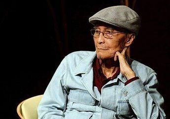 6 Quotes Romantis Sapardi Djoko Damono yang Bikin Kita Tersentuh