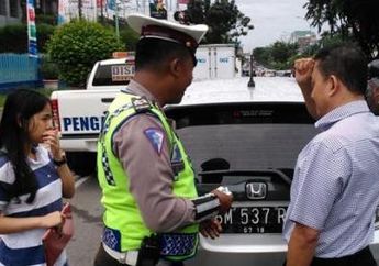 Kelihatan Lebih Keren, Tapi Modifikasi Nopol Dendanya Setengah Juta Loh