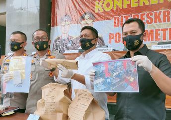 Tunjukkan Sekotak Besar Barang Bukti Tewasnya Yodi Prabowo, Bau Anyir Menusuk Hidung Langsung Menyeruak Sampai Bikin Bergidik Ngeri, Begini Penjelasan Polisi yang Mencengangkan