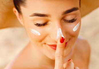 Sunscreen Untuk Kulit Kering, Harga Terjangkau dan Enggak Lengket