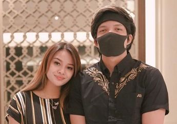 Aurel Hermansyah Heboh Singgung soal Orang Halu Sambil Pamer Foto Romantis Bareng Atta Halilintar, Netizen Kompak Cibir Clara Gopa : Yang Stres Biarlah Semakin Gila!