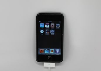 Purwarupa iPod Touch 1 dengan Bodi Hitam Mengkilat Beredar di Internet