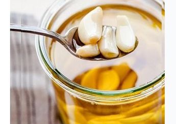 Nyesel Baru Tahu Sekarang, Rutin Minum Air Rendaman Bawang Putih Setiap Hari Ternyata Ampuh Lawan Penyakit Sejuta Umat Ini