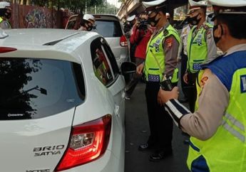 Hari Pertama Tilang Ganjil Genap, Polisi Proses Ratusan Pengguna Mobil
