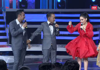 'Adem Banget Lihatnya' Hati Ayah Rozak Tenang, Dulu Japok Dihujat Dituding Pelakor Raffi Ahmad! Kini Ayu Ting Ting Akhirnya Satu Frame Joget Bareng Nagita Slavina Dipersatukan Ruben Onsu?