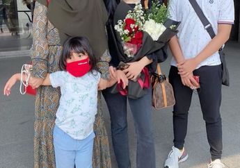 Bak Telan Pil Pahit Ibunya Dicap Pelakor, Tiba-tiba Anak Mulan Jameela Unggah Pesan Pilu: 'Maaf Telah Lahir'