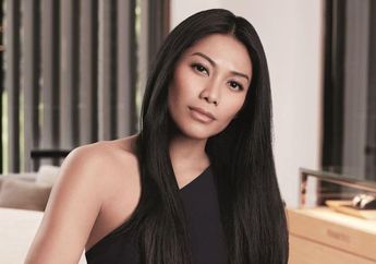 Ogah Foya-foya Meski Kariernya Melejit Hingga Prancis, Anggun Tak Gengsi Pamer Selfie Pakai Handphone Jadul : Aku Ganti Cuma Kalau Rusak
