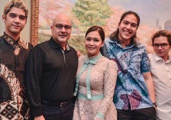 BERITA TERPOPULER: Pergoki Dul Jaelani Borong 7 Outfit Mahal, Maia Estianty Laporkan Kelakuan Anaknya ke Irwan Mussry Sampai Cerita Ariel NOAH yang Ngaku Sempat Ingin Resign dari Bandnya