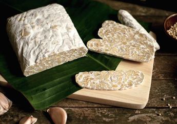 Serupa Tapi Tak Sama, Ternyata Ini yang Bikin Tempe Dibungkus Daun Pisang Lebih Unggul daripada Tempe Dibungkus Plastik