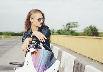 Campurkan Bahan Alami Ini dengan Baking Soda untuk Kecantikan Kulit Ladies yang Rutin Berkendara dengan Motor, Cerah Seketika!