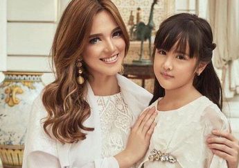 Miliki Kehidupan Bak Ratu hingga Biasa Tumpangi Mobil Mewah, Nia Ramadhani Keciduk Boncengin sang Anak Pakai Motor Matic dengan Penampilan Begini, Netizen: Serius Itu?