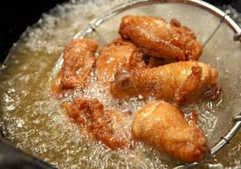 Gak Perlu Keluar Uang, Begini Cara Membuat Minyak Goreng Bekas Jadi Jernih Lagi Seperti Baru Beli, Cuma Modal Bahan Di Dapur!