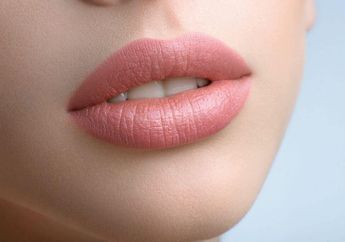 Makan 5 Buah Ini yang Terampuh Bikin Bibir Menghitam Jadi Merah Alami