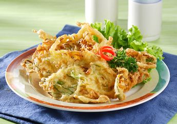 Pantas Bisa Renyah Walau Dipajang Seharian, Bahan Dapur ini Jadi Rahasia Pedagang Gorengan saat Bikin Bakwan