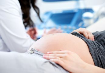 Lewat USG Dini, Moms Bisa Kenali Janin Sehat atau Tidak dari Detak Jantungnya Lho