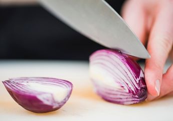 Simak Cara Memotong Bawang Agar Tidak Menangis, Lakukan Hal Ini Terlebih Dahulu Sebelum Memulainya