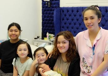Bukti Tajir Sejak Lahir, Masih Bayi Merah Putra Pertama Andhika Pratama dan Ussy Sulistiawaty Kepergok Kenakan Selimut Seharga Satu Buah Motor, Netizen Auto Melongo