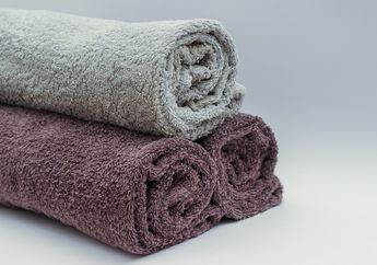 Sakit Hati Cuma Diberi Handuk untuk Kado Pernikahan, Pengantin Baru ini Nyinyir di Sosmed, Warganet: 'Dasar Orang Berakal Pendek!'