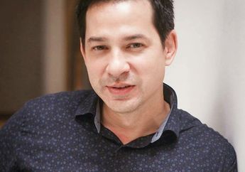 Pantas Punya Paras Tampan nan Rupawan, Ternyata Darah Bule Sudah Mengalir Deras di Tubuh Ari Wibowo, Intip Protret sang Mama yang Cantik Dalam Balutan Kebaya!