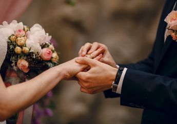 Ngenes, Penghulu Ini Telan Pil Pahit Terima Nasib Nikahkan Mantan Istri dengan Teman Sendiri, Netizen Justru Salah Fokus dengan Hal Ini