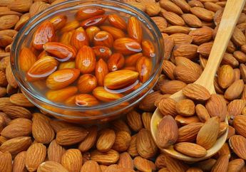 Cobalah Makan Almond yang Telah Direndam dalam Air Hangat Selama 24 Jam, Perubahan Nyata ini Akan Dirasakan Tubuh Anda!