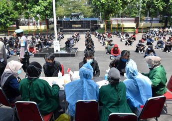 Dosen di Surabaya Janji Beri Nilai A, Emak-emak Ini Merengek Minta Anaknya Dikembalikan Usai Demo UU Cipta Kerja Ricuh
