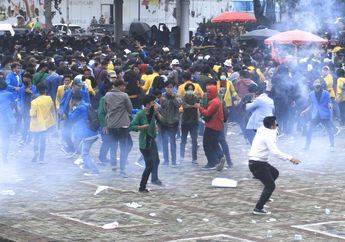 Dosen di Surabaya Janji Beri Nilai A, Mantan Ketua DPR yang Kini Jadi Rektor Bagi-bagi Uang Makan Buat Mahasiswa Pedemo