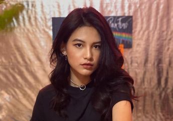 7 Gaya Kece Pakai Kaos ala Lania Fira, 'Kekasih' Ariel NOAH!