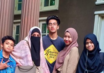Tak Sengaja Temukan Laporan Kesehatan Umi Pipik Derita Tumor Kelenjar Getah Bening, Abidzar Al Ghifari Sampai Lakukan Hal Ini untuk Pantau Kesehatan sang Ibu