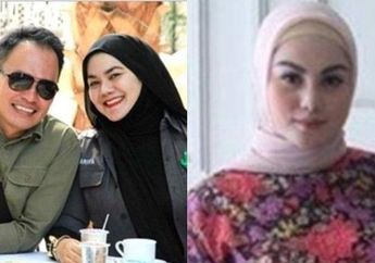 Pamer Foto Makan Malam Bareng Mantan Suami dan 4 Anaknya, Sarita Abdul Mukti Bangga Sebut Keluarganya Full Team