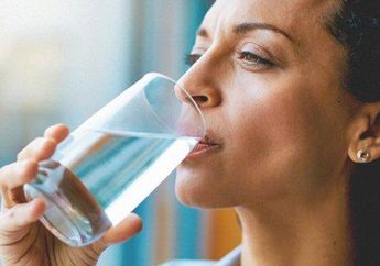 Aturan Minum Air Putih Ternyata Bukan 8 Gelas, Begini Cara Menghitung yang Tepat, Jangan Keliru