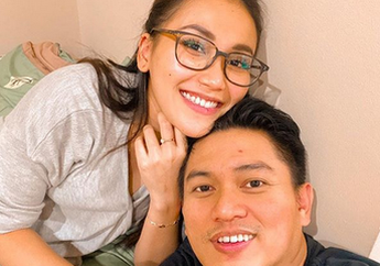 Bikin Geger! Baru 3 Bulan Pacari Duda Kaya, Ayu Ting Ting Tiba-tiba Pamer Foto Testpack Positif Hamil, 'Alhamdulillah'