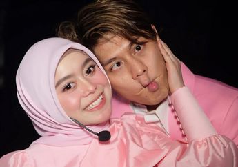 Pamer Foto Bareng Rizky Billar, Lesty Kejora Malah Tebar Ancaman Saat Sang Kekasih Terima Penghargaan: Kalian Gak Akan Kuat!
