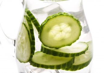 Pantas Saja Dijadikan Obat Alami, Minum Air Rendaman Mentimun Ternyata Memang Simpan Segedung Manfaat Kesehatan, Intip Cara Pembuatannya