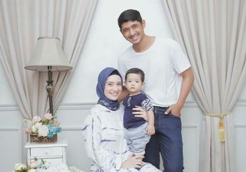 Potret Sederhana Sang Suami Banjir Pujian, Istri Arya Saloka Malah Komentar Begini Usai Dituding Jiplak Gaya Andin: Buat Gibah