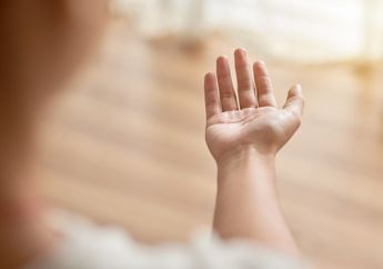 Cara Mengatasi Kulit Telapak Tangan Kering Pakai Bahan Alami Rumahan, Ladies Lihat Sendiri Hasilnya yang Menakjubkan!