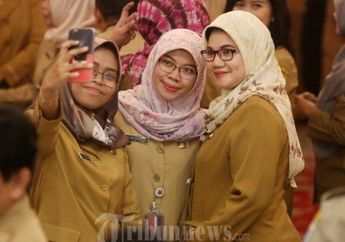PNS Full Senyum, Gaji Dinaikkan Jokowi Tunjangan Ditambah Sri Mulyani, DPR RI Yakin Tak Bakal Inflasi