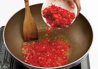 Tak Sengaja Menambahkan Garam saat Goreng Cabai Buat Sambal, Ibu Rumah Tangga ini Kaget Keluarganya Makan Jadi Lahap