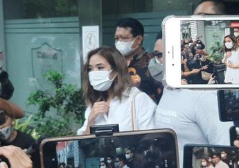 Nasi Sudah Jadi Bubur, Kepergok Bergoyang Bersama Teman Pria, Gisel Sesali Perbuatan Tak Lazim yang Sudah Dilakukannya di Ranjang Bareng Gading Marten dan Sahabat Wanitanya