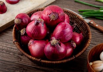 Tidak Perlu Beli Lagi, Cukup Lakukan 3 Cara ini Kalau Mau Bawang Merah Di Rumah Awet, Mudah Banget!