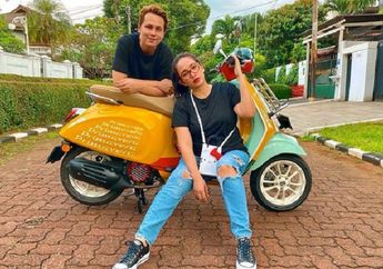 Ussy Sulistiawaty Beli Vespa Warna Warni, Andhika Pratama : yang Penting Kamu Suka