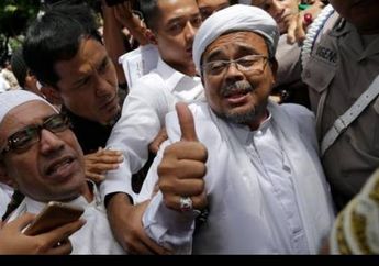 Murka 7 Rekening Keluarga Rizieq Shihab dan Munarman Ikut Diblokir, Kuasa Hukum FPI: Pengawal Dibunuh, Organisai Dibubarkan, Masih Belum Cukup?