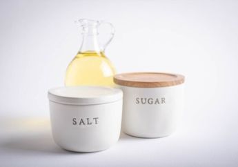 Ibu-ibu Nyesel Banget Enggak Tahu, Begini Cara Buat Garam Dapur Awet Bertahun-tahun, Tidak Berair Lagi Deh!