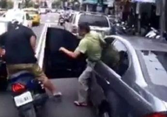 Brak! Sembarangan Buka Pintu Mobil Bisa Picu Kecelakaan Fatal, Begini Cara Hindarinya