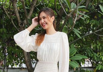 4 Model Dress Putih ala Mikha Tambayong Buat Tampil Manis Rayakan Natal!